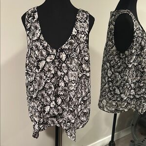 Black and White Sleeveless Women's Blouse